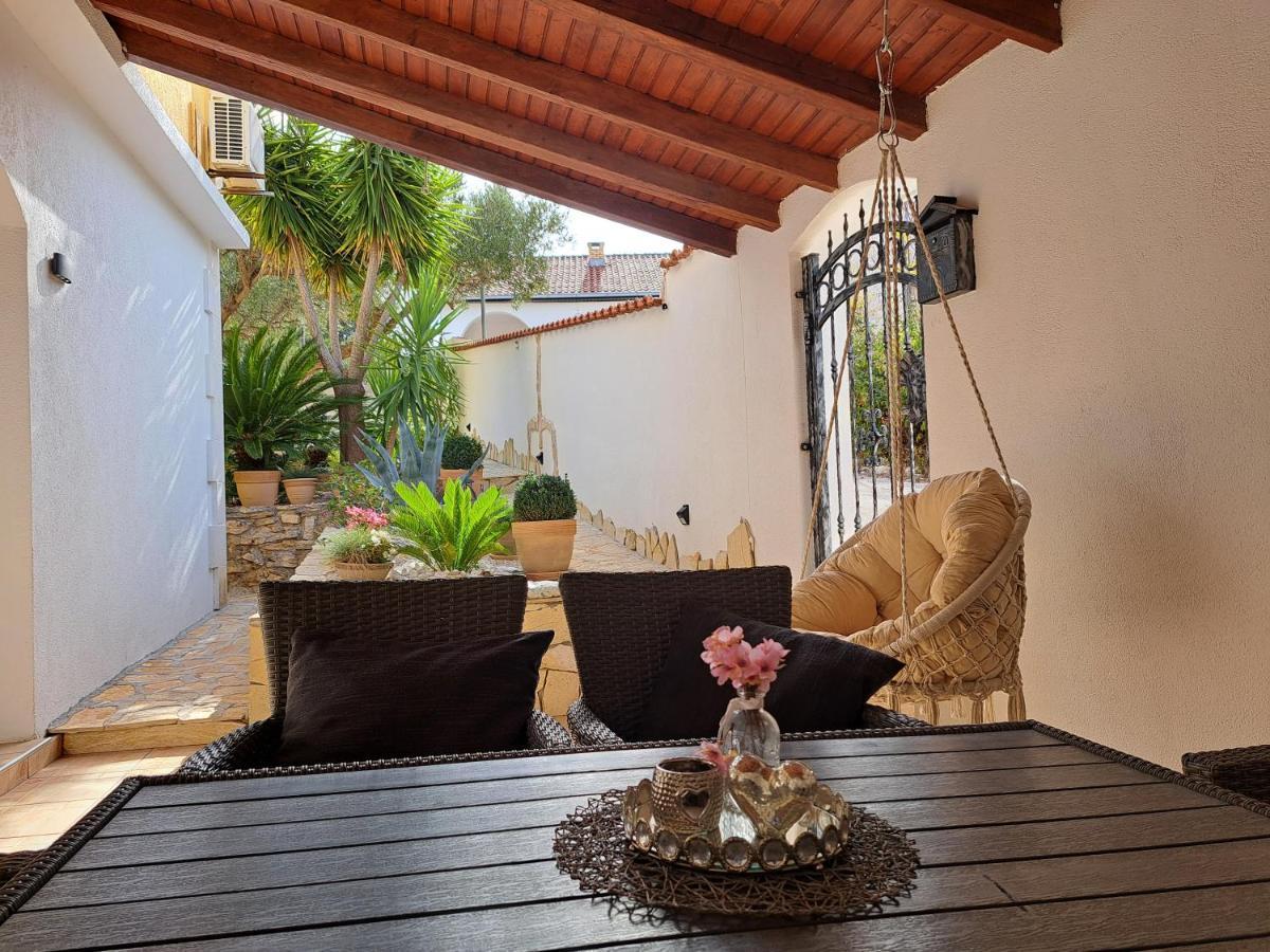 Apartments Brac Supetar Exterior foto