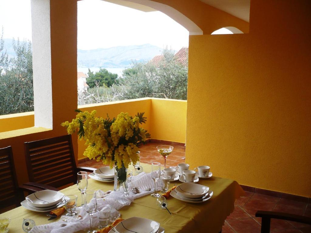 Apartments Brac Supetar Quarto foto